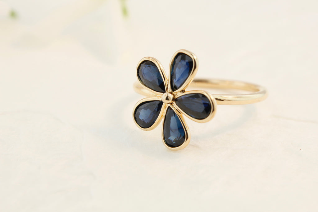 Daisy Sapphire Ring-Rings-Nari Fine Jewels-Nari Fine Jewels