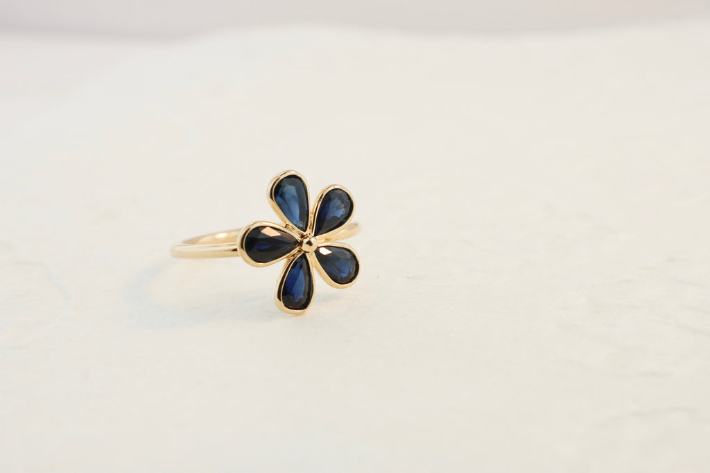 Daisy Sapphire Ring-Rings-Nari Fine Jewels-Nari Fine Jewels